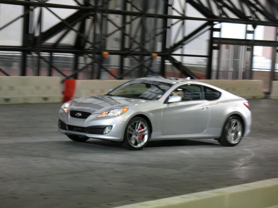  Hyundai Genesis Coupe 2010 года  (фото 167 из 300)